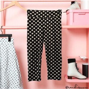 NWOT Women's High-Waisted Buttery Soft Polka Dot Capri Leggings Size L-XXL Plus